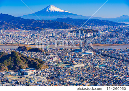 [Shizuoka Prefecture] Shizuoka City and Mt. Fuji early in the morning 134260060