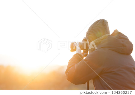 男人拍照 134260237