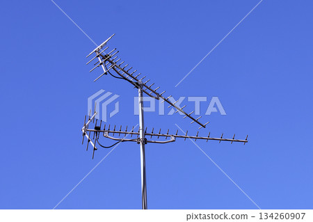 UHF antenna for terrestrial digital broadcasting 134260907