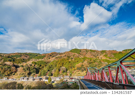 Kasagi Ohashi Bridge, Kizugawa River in early winter, Kasagi Town, Kyoto Prefecture Kasagi Ohashi Bridge, Kizugawa River in early winter, Kasagi Town, Kyoto Prefecture 134261587
