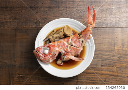 煮金眼鯛魚 134262030