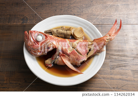 煮金眼鯛魚 134262034