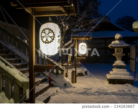 雪夜的櫻山八幡宮 134263667