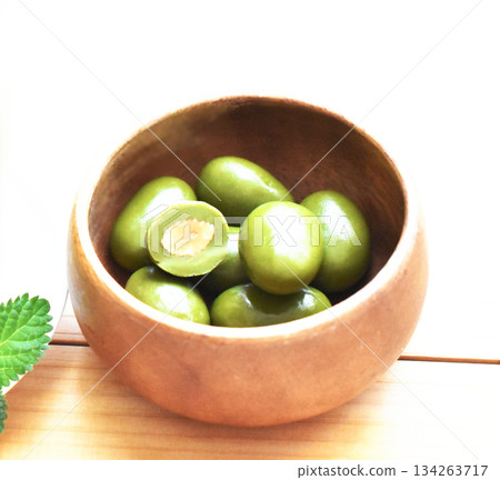 抹茶杏仁巧克力特寫 134263717