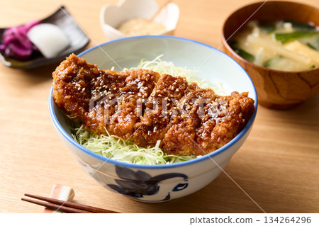 來源炸肉排碗 134264296