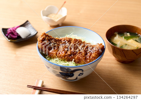 來源炸肉排碗 134264297