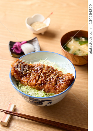 Source cutlet bowl Source cutlet bowl 134264299