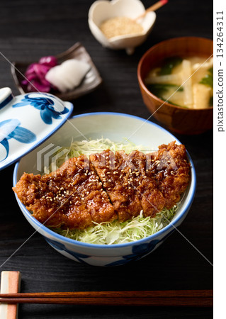 來源炸肉排碗 134264311