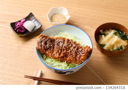 來源炸肉排碗 134264318
