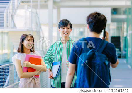 Male and female university students, vocational students, campus 134265202
