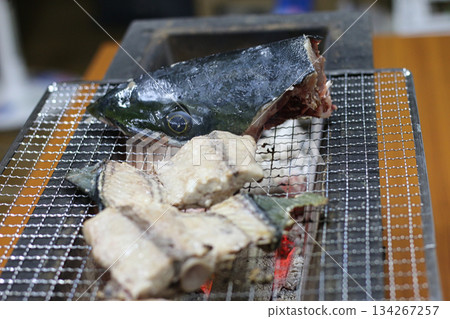 炭烤冬季黃尾魚 炭烤冬季黃尾魚 134267257