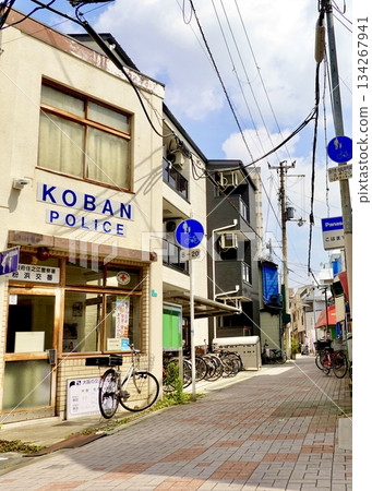 這是大阪市住吉區Waiwai路的景色,這條商業街從南海鐵道住吉大社站通往小濱站。 這是大阪市住吉區Waiwai路的景色,這條商業街從南海鐵道住吉大社站通往小濱站。 134267941