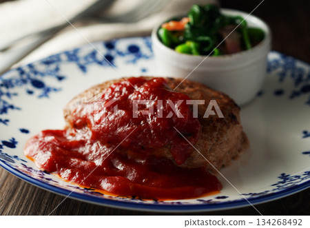 Hamburger steak, tomato sauce, butter-sauteed spinach and bacon 134268492