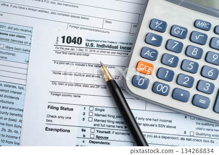 Tax form 1040 U.S. Individual Income Tax Return, business finance. Tax form 1040 U.S. Individual Income Tax Return, business finance. 134268834