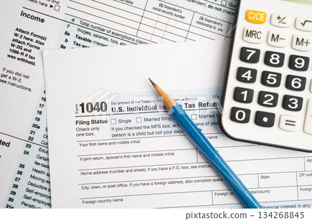 Tax form 1040 U.S. Individual Income Tax Return, business finance. Tax form 1040 U.S. Individual Income Tax Return, business finance. 134268845