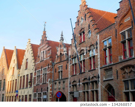 布魯日（比利時）老城區美麗的磚造建築 134268857