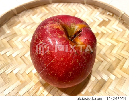 San Fuji Apples 53, Direct from the Farm San Fuji Apples 53, Direct from the Farm 134268954