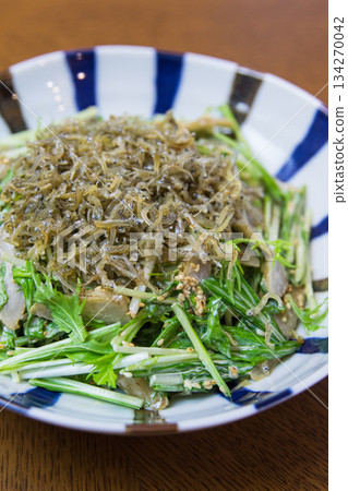 水菜牛蒡沙拉佐小沙丁魚 134270042