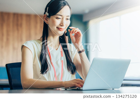 Female operator call center 134275120