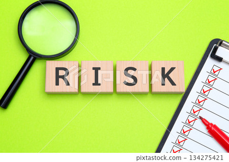 RISK RISK 134275421