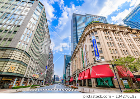 東京中央區日本橋日本橋二丁目十字路口附近的城市景觀 134276182