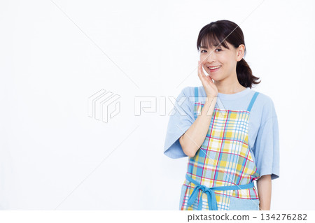Whispering housewife Whispering housewife 134276282