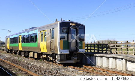 JR九琉璃線列車停靠橫田站 JR九琉璃線列車停靠橫田站 134276683