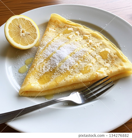 經典的檸檬糖可麗餅，上面撒著閃閃發光的糖粉。 134276882