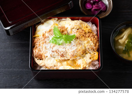 A hearty, freshly made pork cutlet rice bowl 134277578