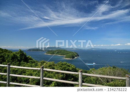 從美山砲台遺址眺望友島（背景為淡路島）[和歌山市，和歌山縣] 134278222