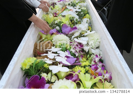 告別儀式 134278814