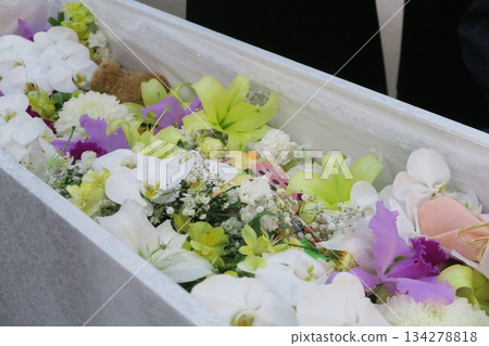 告別花 134278818