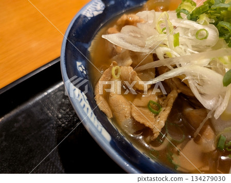 肉烏龍麵，肉量十足 134279030