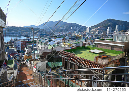[Korea/Yeosu City] The view of Yeosu cityscape from Goso-dong 1004 Mural Village 134279263