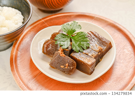 米飯和味噌醃蒟蒻 134279834
