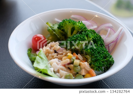 美味的自助式沙拉 134282764