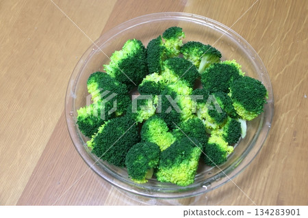 煮西蘭花 134283901