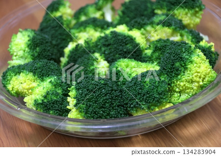 煮西蘭花 134283904