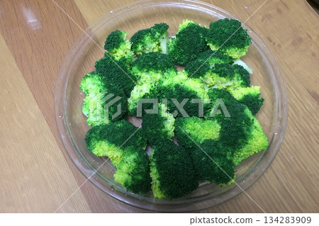 Boiled broccoli Boiled broccoli 134283909