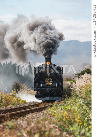 秋日的盤越西線與SL盤越物語C57180號列車－令人懷念的景象 134285412