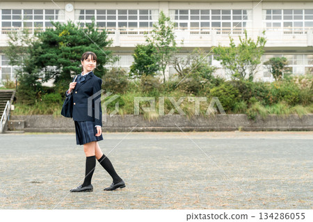 國中生、高中生、國中女生、高中女生、高中女生上下學 國中生、高中生、國中女生、高中女生、高中女生上下學 134286055