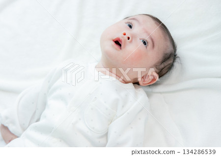 嬰兒 134286539
