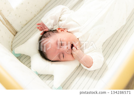 Baby crying Baby crying 134286571