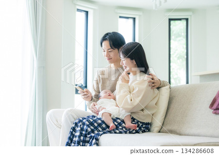 Baby smartphone family 134286608