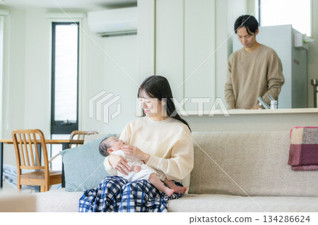 有嬰兒的家庭 134286624