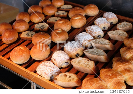 Bread lined up at the buffet 134287035