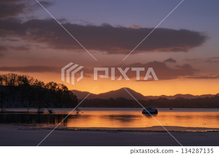 A beautiful morning glow A beautiful morning glow 134287135