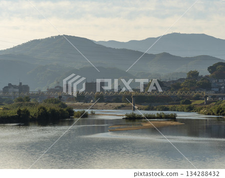 大和川流經大阪府柏原市 134288432