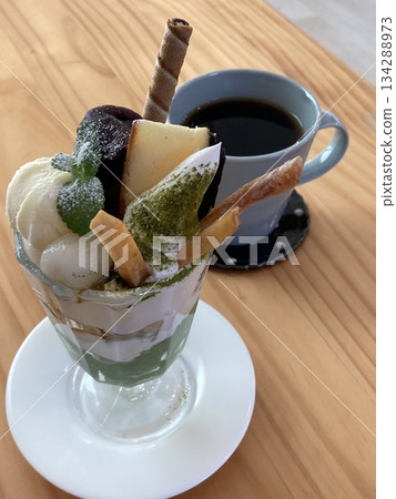 Black Coffee and Japanese-Style Matcha Parfait Dessert② Black Coffee and Japanese-Style Matcha Parfait Dessert② 134288973