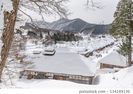 大內宿，冬季景色，茅草屋頂驛站小鎮，福島縣 134289130
